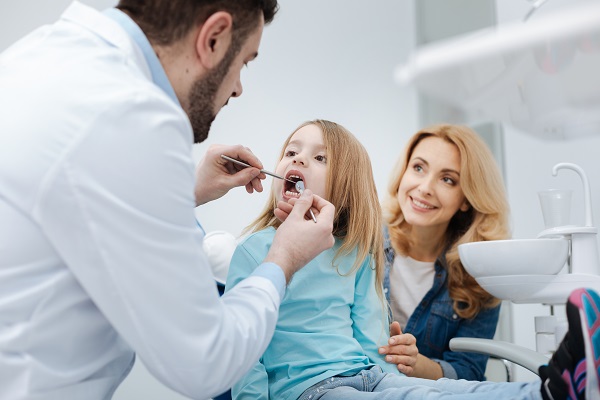 Visiting a Family Dentist Simplifies Dental Care- Here is How!