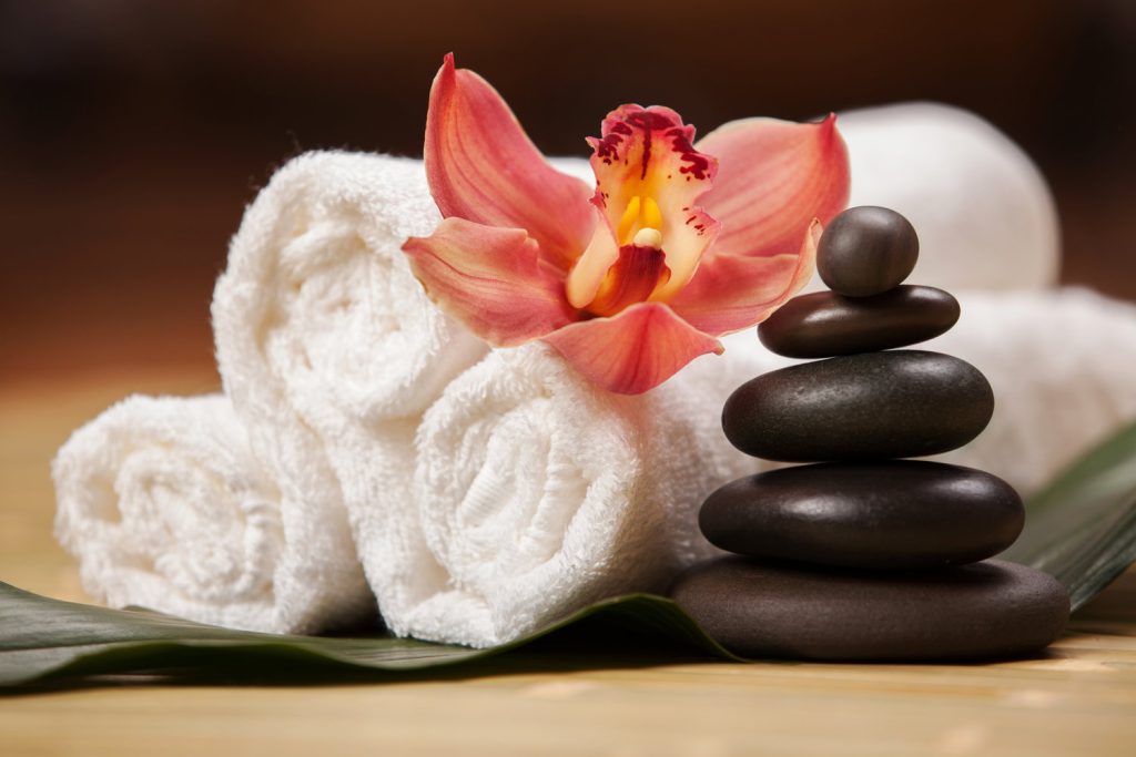 What qualifications should I look for in a Swedish massage therapist?